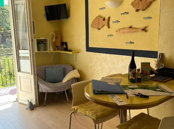 Cinqueterreblu Irisblu * Monterosso al Mare